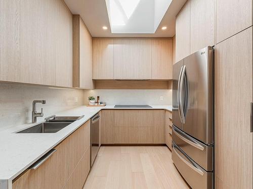 Cuisine - 6-300 Rue Du Moulin, Magog, QC - Indoor Photo Showing Kitchen With Double Sink