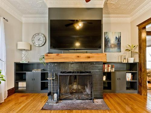 Salon - 82 Rue Johnson, Coaticook, QC - Indoor Photo Showing Living Room With Fireplace