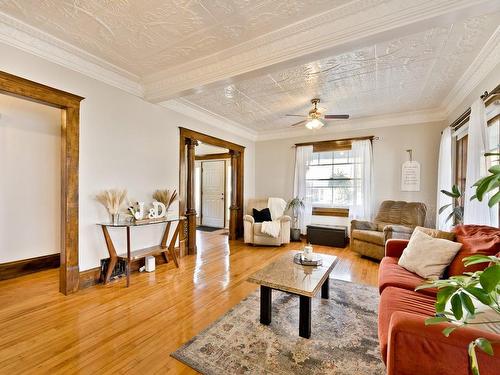 Salon - 82 Rue Johnson, Coaticook, QC - Indoor Photo Showing Living Room