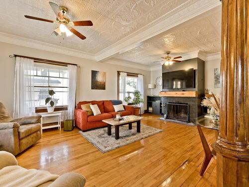 Salon - 82 Rue Johnson, Coaticook, QC - Indoor Photo Showing Living Room With Fireplace