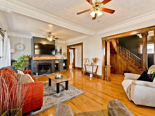 Salon - 82 Rue Johnson, Coaticook, QC - Indoor Photo Showing Living Room With Fireplace