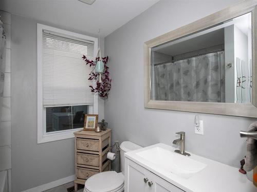 331 Masters St., Thunder Bay, ON - Indoor Photo Showing Bathroom