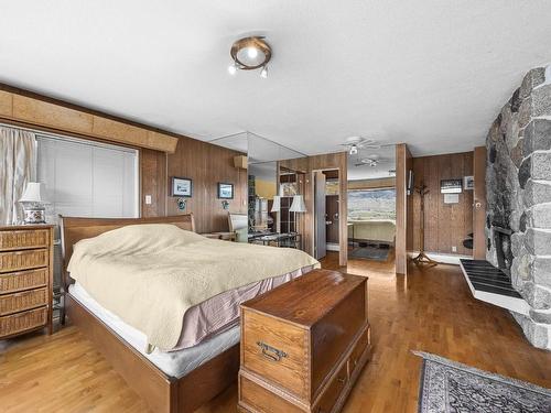 402 Strathcona Terrace, Kamloops, BC - Indoor Photo Showing Bedroom