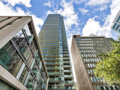 2006-33 Lombard St, Toronto, ON - Outdoor With Facade