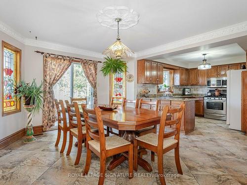 100 Gas Light Cres, Vaughan, ON - Indoor Photo Showing Dining Room