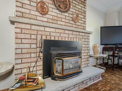 100 Gas Light Cres, Vaughan, ON - Indoor With Fireplace