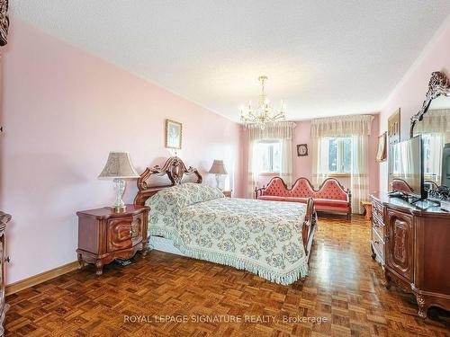 100 Gas Light Cres, Vaughan, ON - Indoor Photo Showing Bedroom