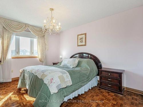 100 Gas Light Cres, Vaughan, ON - Indoor Photo Showing Bedroom