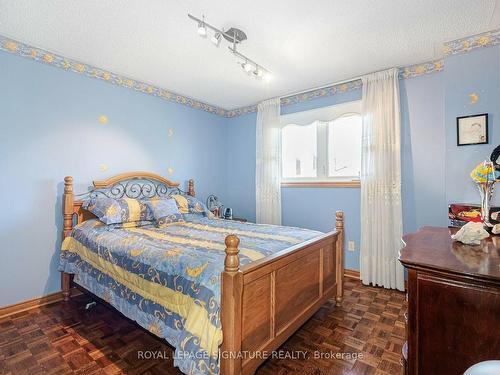 100 Gas Light Cres, Vaughan, ON - Indoor Photo Showing Bedroom