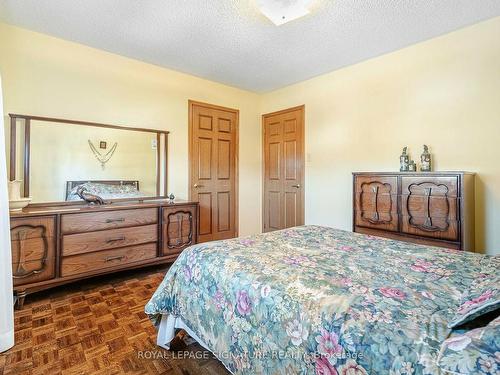 100 Gas Light Cres, Vaughan, ON - Indoor Photo Showing Bedroom