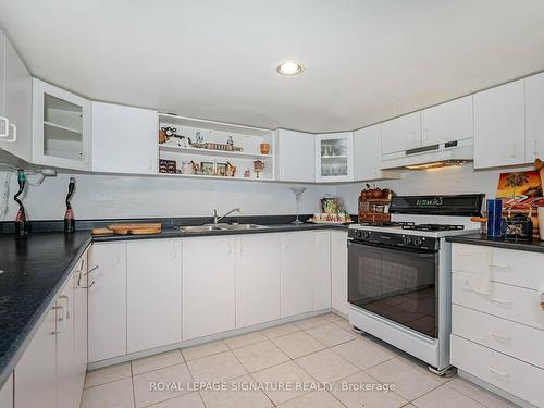 100 Gas Light Cres, Vaughan, ON - Indoor Photo Showing Kitchen With Double Sink