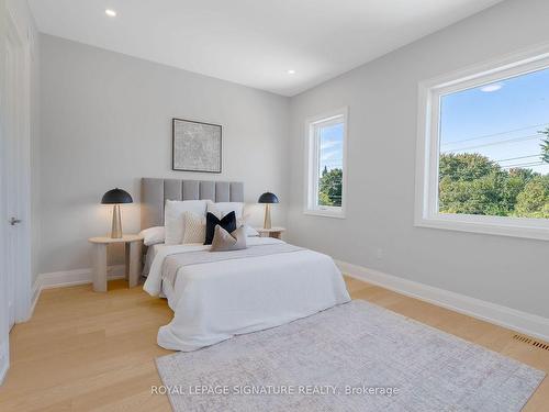 2346 Rebecca St, Oakville, ON - Indoor Photo Showing Bedroom