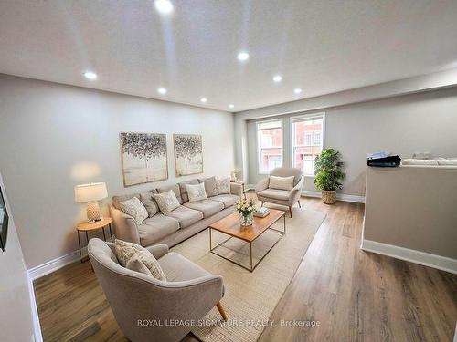 62-6880 Meadowvale Town Cntr Circ, Mississauga, ON - Indoor Photo Showing Living Room