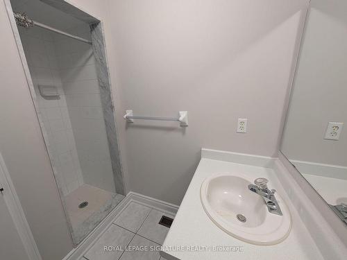 62-6880 Meadowvale Town Cntr Circ, Mississauga, ON - Indoor Photo Showing Bathroom