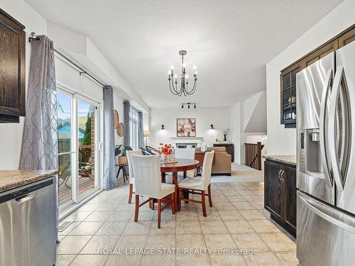 8 Signal Hill Ptwy, Hamilton, ON - Indoor Photo Showing Dining Room