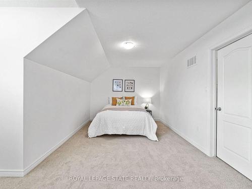 8 Signal Hill Ptwy, Hamilton, ON - Indoor Photo Showing Bedroom