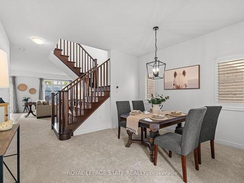 8 Signal Hill Ptwy, Hamilton, ON - Indoor Photo Showing Dining Room