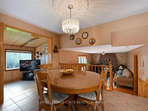 53 Glover Rd, Hamilton, ON - Indoor Photo Showing Dining Room