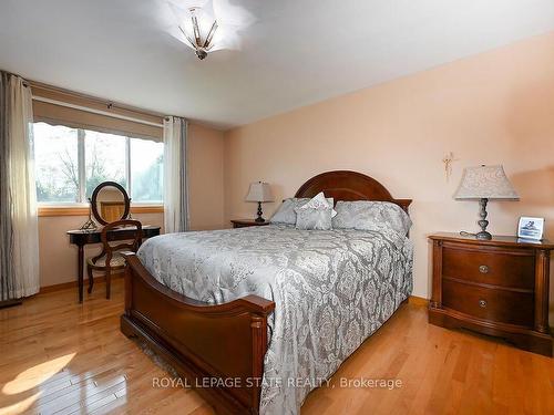 53 Glover Rd, Hamilton, ON - Indoor Photo Showing Bedroom