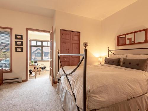 Chambre Ã Â coucher - 305-170 Ch. De La Forêt, Mont-Tremblant, QC - Indoor Photo Showing Bedroom