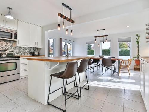 Kitchen - 28 Rue Des Pins, Saint-Basile-Le-Grand, QC - Indoor Photo Showing Kitchen With Upgraded Kitchen