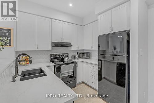 215 - 5150 Winston Churchill Boulevard, Mississauga, ON - Indoor Photo Showing Kitchen