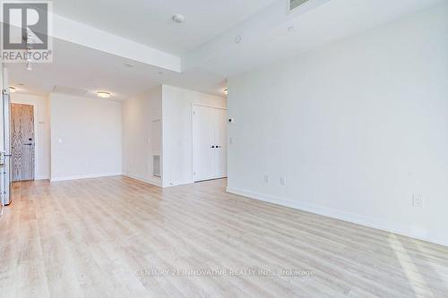 533 - 2300 St Clair Avenue W, Toronto, ON - Indoor Photo Showing Other Room