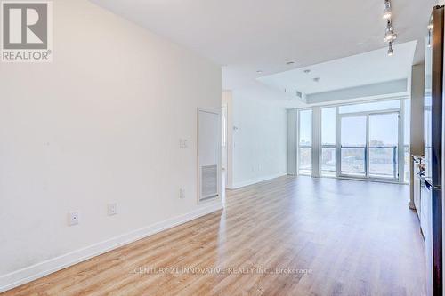 533 - 2300 St Clair Avenue W, Toronto, ON - Indoor Photo Showing Other Room