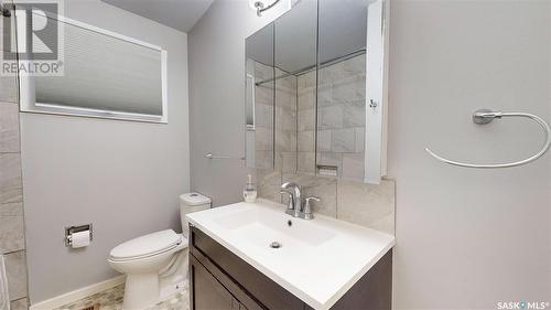 1051 Cameron Street, Regina, SK - Indoor Photo Showing Bathroom