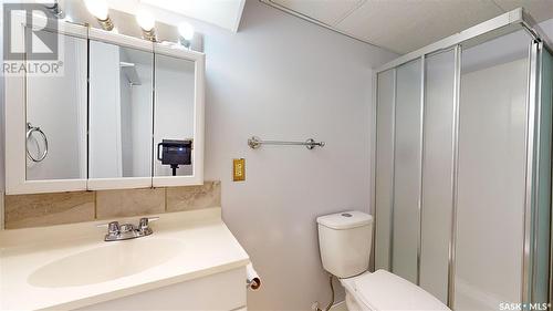 1051 Cameron Street, Regina, SK - Indoor Photo Showing Bathroom