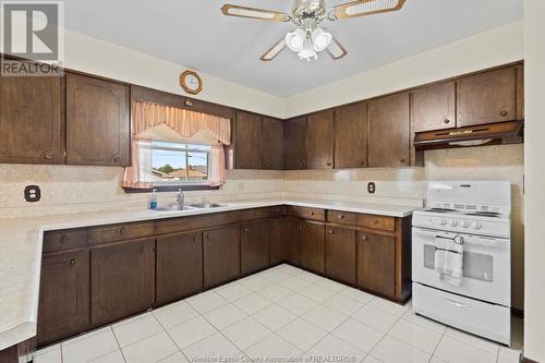 70 Fryer Street, Amherstburg, ON - Indoor Photo Showing Kitchen With Double Sink