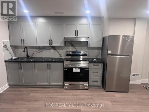 Bsmt - 40 Beachville Circle, Brampton, ON - Indoor Photo Showing Kitchen