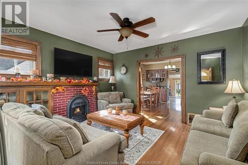 861 Glidden, Windsor, ON - Indoor Photo Showing Living Room With Fireplace