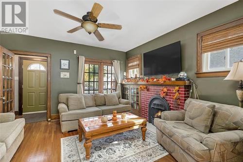 861 Glidden, Windsor, ON - Indoor Photo Showing Living Room With Fireplace