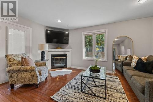 3296 Mckay Avenue, Windsor, ON - Indoor Photo Showing Living Room With Fireplace