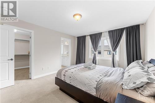 147 Pictou Crescent, Ottawa, ON - Indoor Photo Showing Bedroom