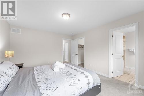 147 Pictou Crescent, Ottawa, ON - Indoor Photo Showing Bedroom