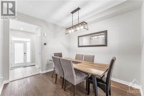 147 Pictou Crescent, Ottawa, ON - Indoor Photo Showing Dining Room