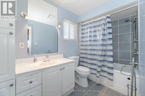 32 Jade Crescent, Brampton, ON - Indoor Photo Showing Bathroom