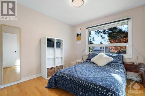 5 Beaumaris Drive, Ottawa, ON - Indoor Photo Showing Bedroom