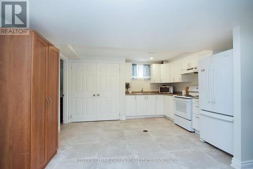 276 Thornton Road N, Oshawa (Mclaughlin), ON - Indoor Photo Showing Kitchen