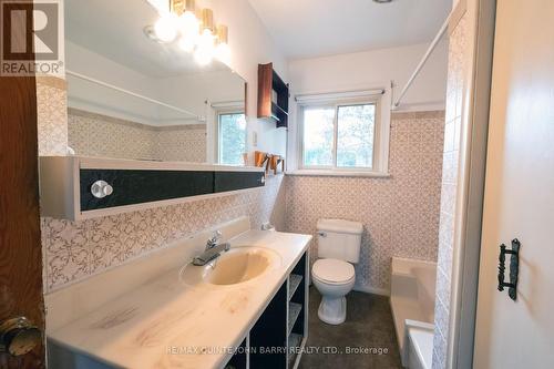 61 Nicholas Street, Quinte West, ON - Indoor Photo Showing Bathroom