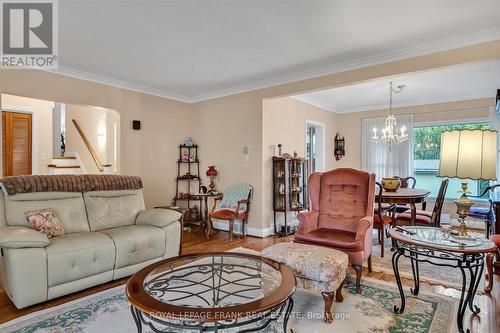 1365 Dobbin Avenue, Peterborough (Monaghan), ON - Indoor Photo Showing Living Room