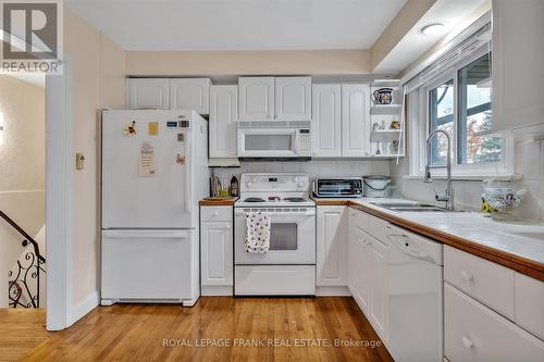 1365 Dobbin Avenue, Peterborough (Monaghan), ON - Indoor Photo Showing Kitchen With Double Sink