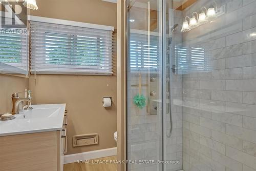 1365 Dobbin Avenue, Peterborough (Monaghan), ON - Indoor Photo Showing Bathroom