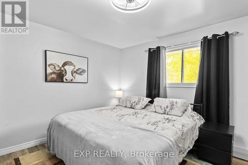 264 Warrington Road, Clearview, ON - Indoor Photo Showing Bedroom