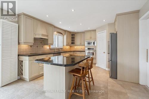 1413 Thistledown Road, Oakville, ON - Indoor Photo Showing Kitchen