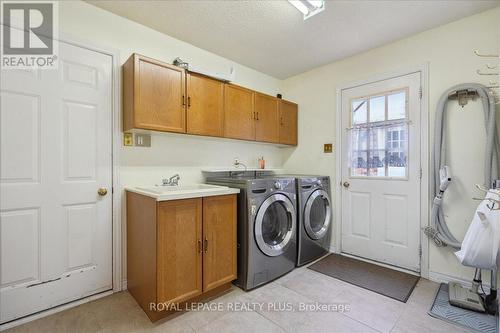 1413 Thistledown Road, Oakville, ON - Indoor Photo Showing Laundry Room