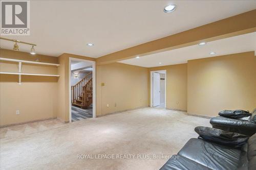 1413 Thistledown Road, Oakville, ON - Indoor