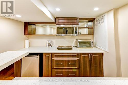 41 Hiberton Crescent, Brampton, ON - Indoor Photo Showing Kitchen